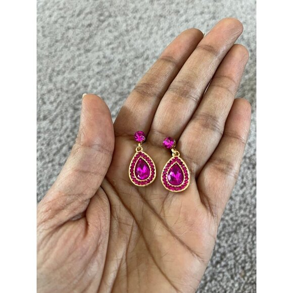 Fuchsia teardrop earrings , small crystal hot pink gold tone tear drop earrings - Picture 3 of 4